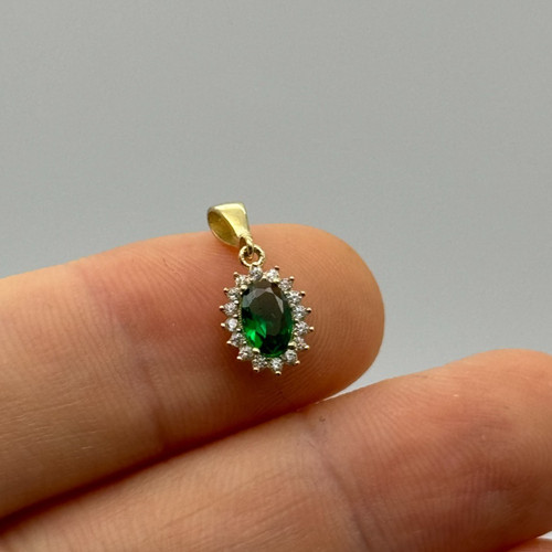 Solid 9ct yellow gold - yellow, emerald