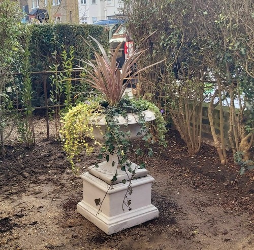 Solid garden urn cast - urn, cast-stone