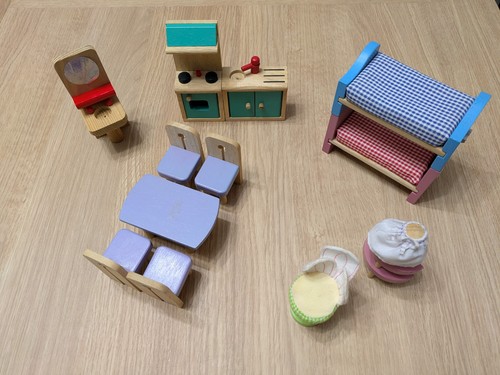 Bundle wooden dolls house - wooden,