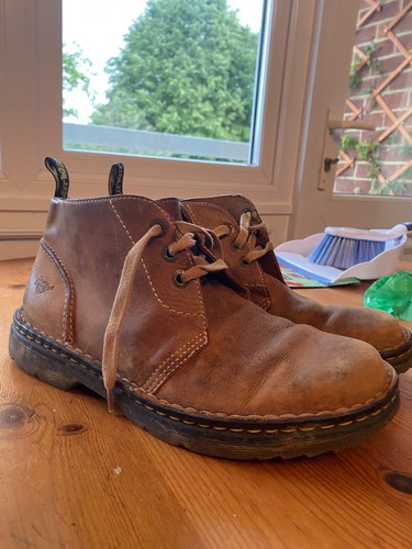 Marten chukka boots size 8 - dr,