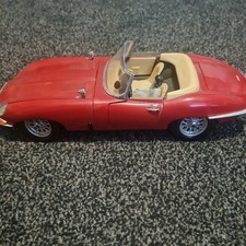 Burago 1/18 Jaguar E-Type Convertible 1961 Classic Carmen Red - no box