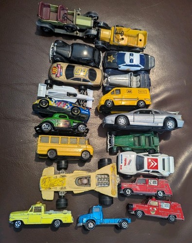 Job lot diecast toy - lot, cars