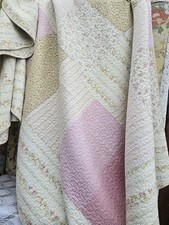 Gorgeous  Quilted Bedspread king Size. beautiful patchwork and floral underside 