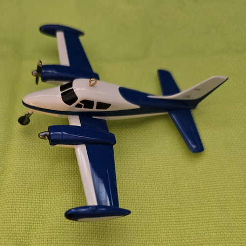 Hallmark keepsake cessna - hallmark, 310