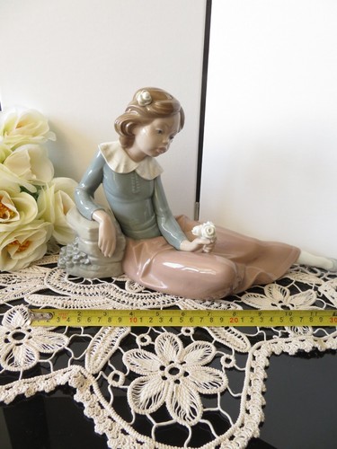 Large nao lladro pondering - by,
