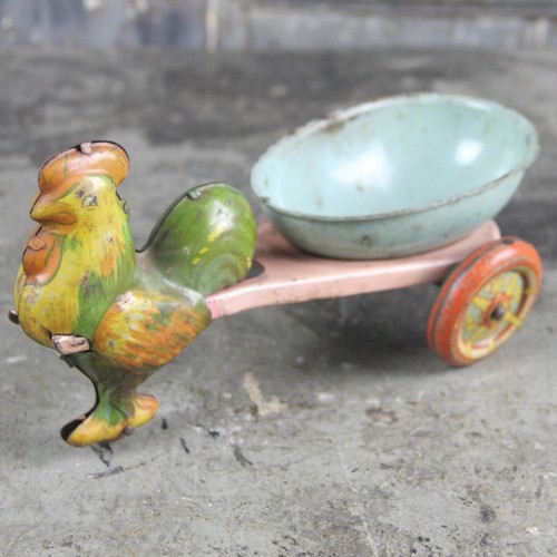 Vintage wyandotte toy - vintage, tin