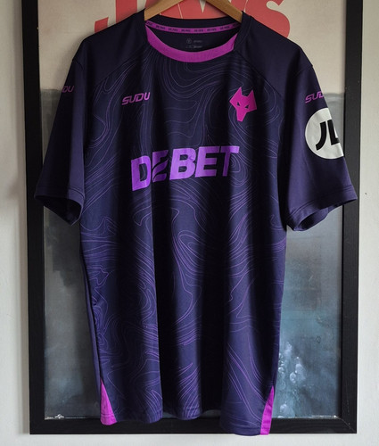 Wolves goalkeeper away - wolves,