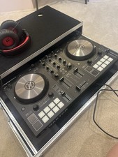 TRAKTOR Kontrol S2, never been used. ODYUSA  innovative designs case.