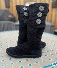 UGG Women Black Wool and