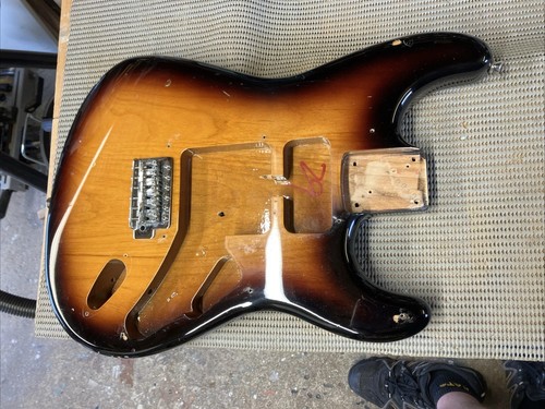 Heavy relic fender squier - heavy,