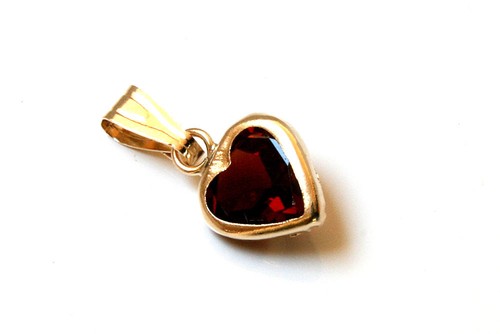 9ct gold garnet heart - gold,