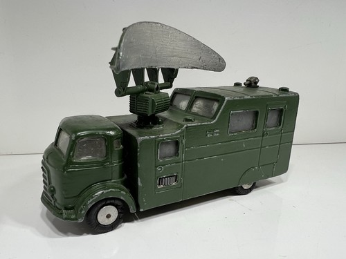 Corgi toys karrier gamecock - toys,