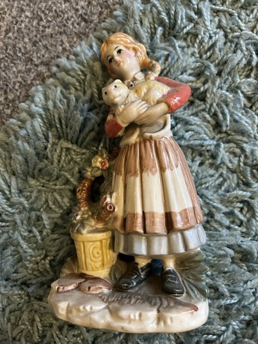 Royal doulton girl figurine - doulton,