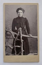 CDV OF PRETTY LADY BEHIND A