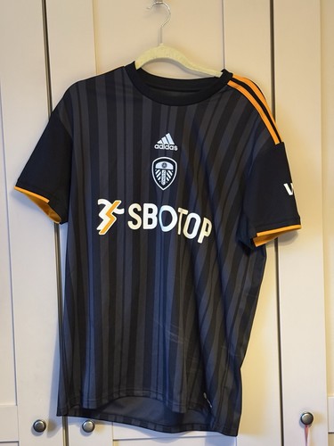 Leeds united 2022 - 2022/23, kit