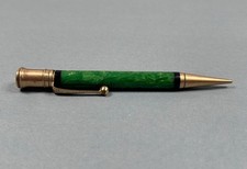1930’S PARKER DUOFOLD SENIOR MECHANICAL PENCIL, JADE GREEN GOLD TRIM. (S840)