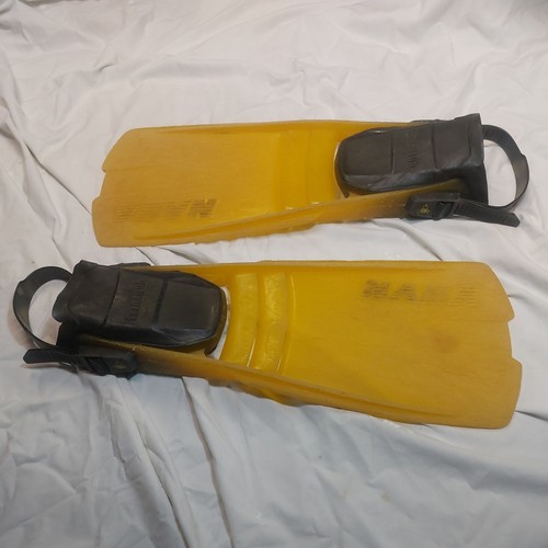 Technisub nasa flippers size - nasa,