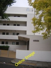 Photo 6x4 Isokon flats, Lawn