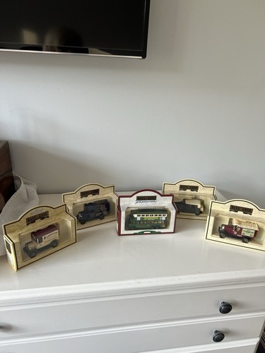 Days gone piece lot - days,