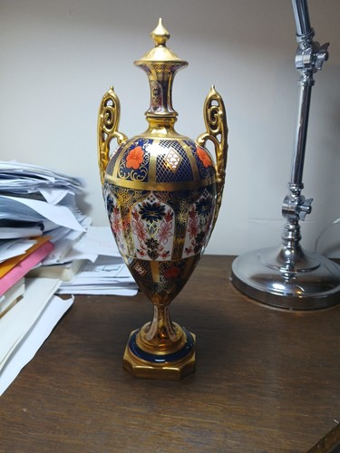 Royal crown derby - crown,