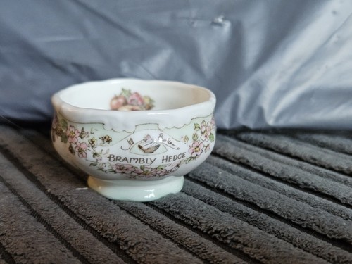 Royal doulton bramley hedge - doulton,
