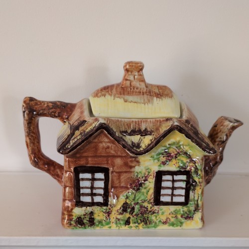 Vintage olde cottage - ye,