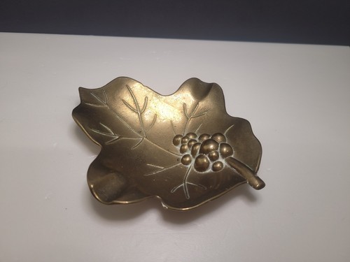 Vintage brass leaf grapevine - vintage,