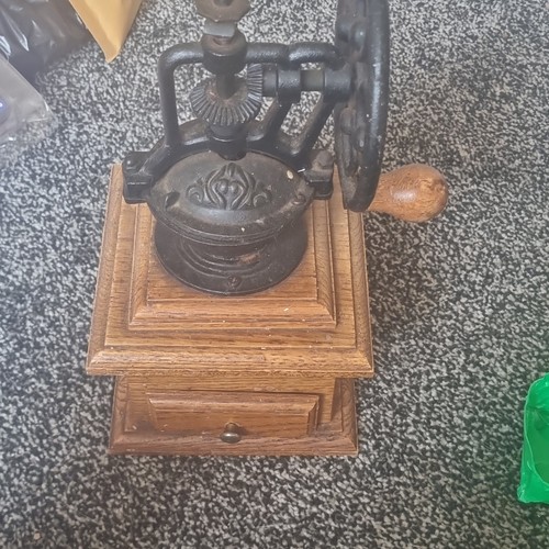 Manual hand crank coffee - hand,