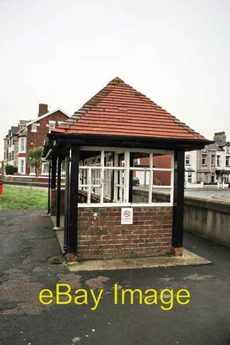 Photo 6x4 smoking shelter - 6x4,