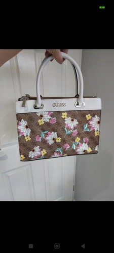 Guess sosie floral status - guess,
