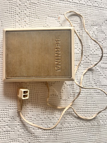Bernina 1020 sewing machine