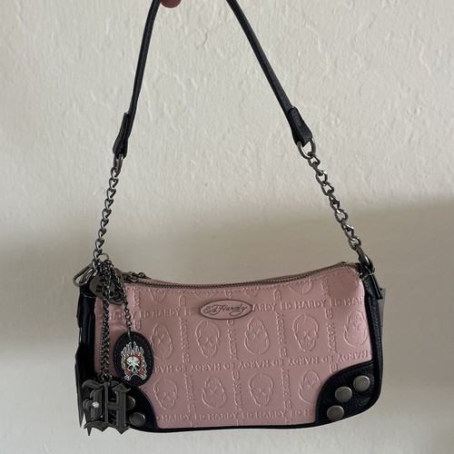 Hardy pink skull - skull, embossed