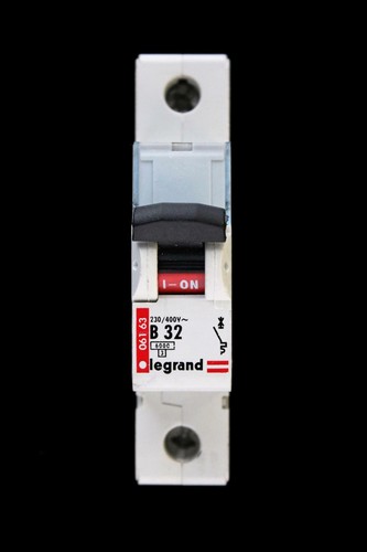 Legrand amp curve - amp,