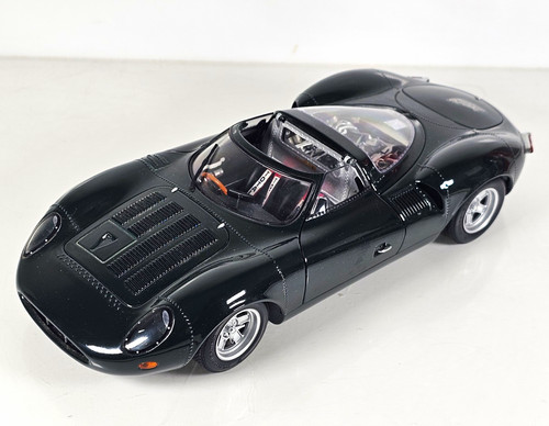 Autoart jaguar xj13 - 1:18,