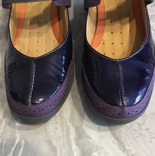 Clark’s Un Structured Purple Wedge Shoes Size 5 D