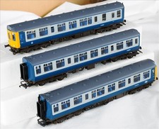 Hornby R403 - OO Gauge Class 110 'Calder Valley' 3 car DMU - Blue/Grey livery