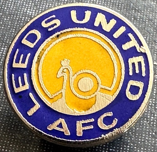Leeds united vintage badge - leeds,