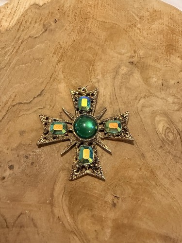 Vintage maltese cross pendant - maltese,