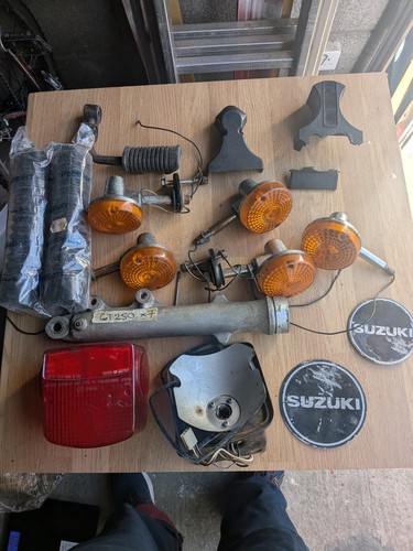 Joblot suzuki 250 spares - suzuki,