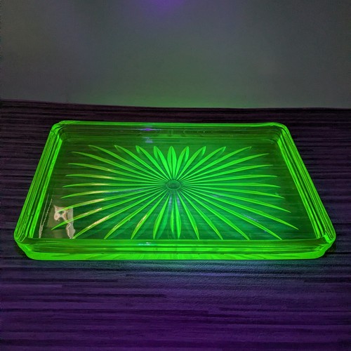 Vintage uranium glass vanity - uranium,