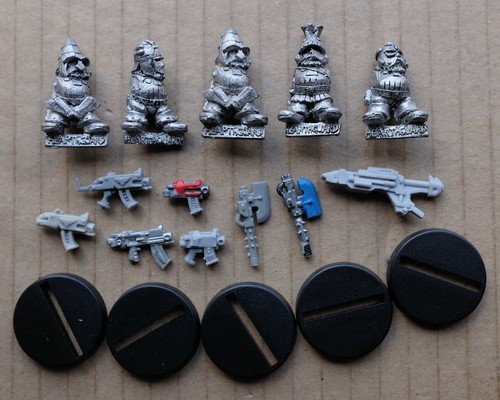 Squat hearthguard weapons - +,