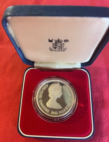 Gibraltar queen elizabeth - queen, ll