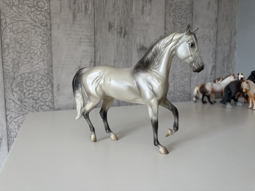 Retired breyer classics - breyer,
