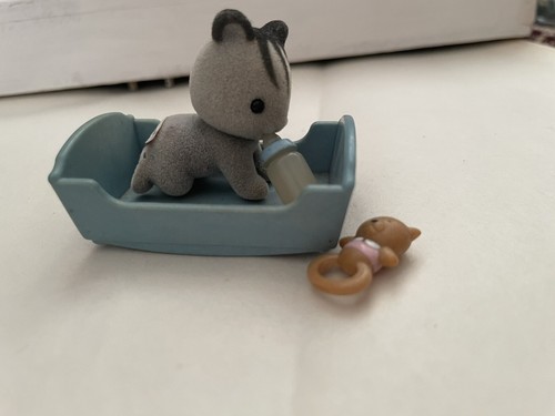 Sylvanian baby raccoon bed - sylvanian, in