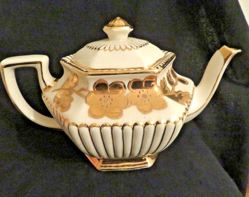 Vintage pottery lingard - pottery,