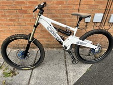 Orange 224 Downhill mountain bike full Sus. Rock Shox Hope. Raceface. Mavic. S/M