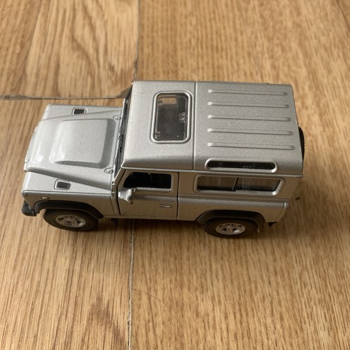 Land rover defender - land,