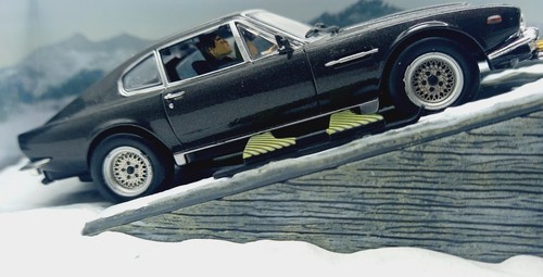 James bond 007 aston martin - bond,