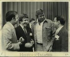 1976 Press Photo Utah Jazz basketball coach Butch van Breda Kolff talks to media