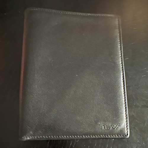 Tumi men black bifold wallet - tumi,